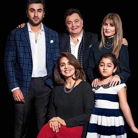 Rishi Kapoor with his wife and children