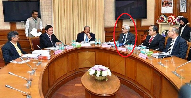 Shaktikanta Das In A Meeting