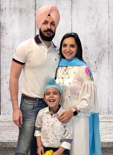 Lavleen Kaur (right) With Her Husband Jagandeep Singh (left) & Son Meharmeet (in centre)