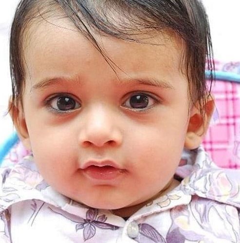 Ronit Kamra's childhood picture