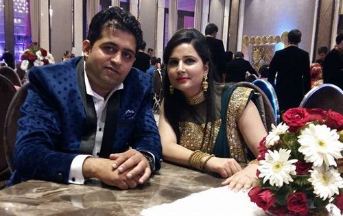 Ronit Kamra's parents