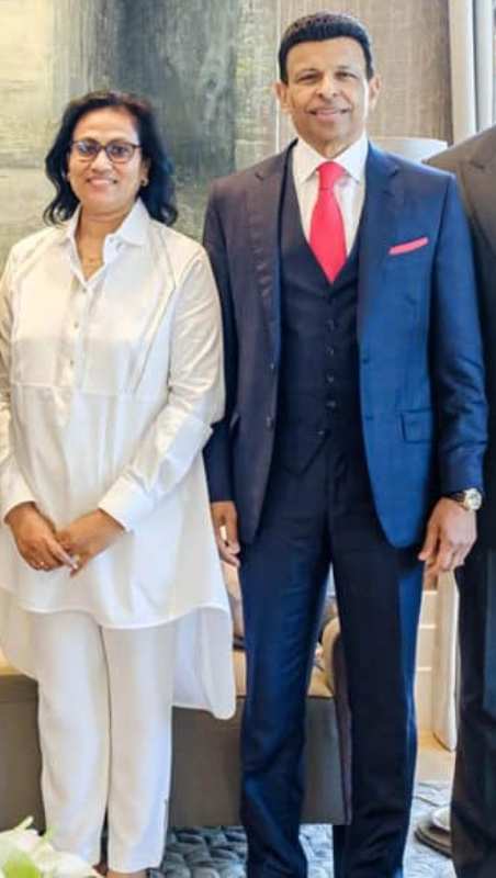 Sunny Varkey with his wife Shirley Varkey