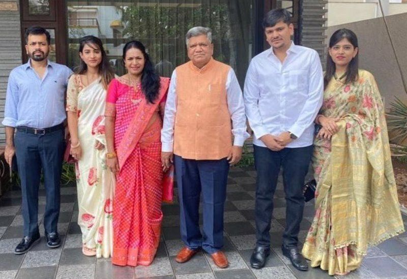 A photograph of Jagadish Shettar with his family