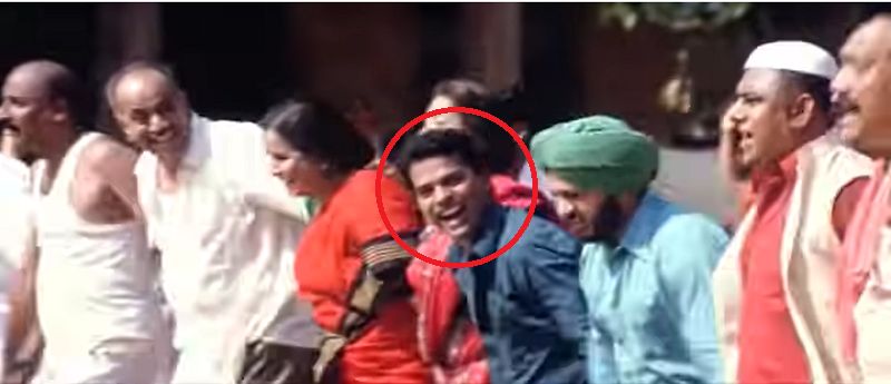 Bharat Jadhav in the Hindi film Pran Jaaye Par Shaan Na Jaaye