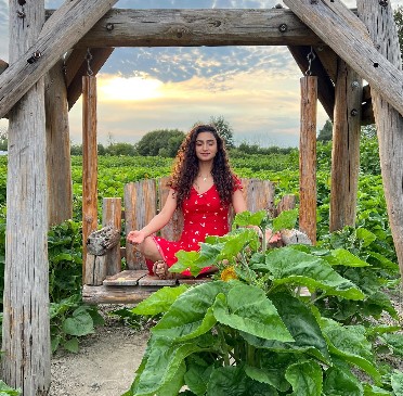 Elisha Mayor while meditating