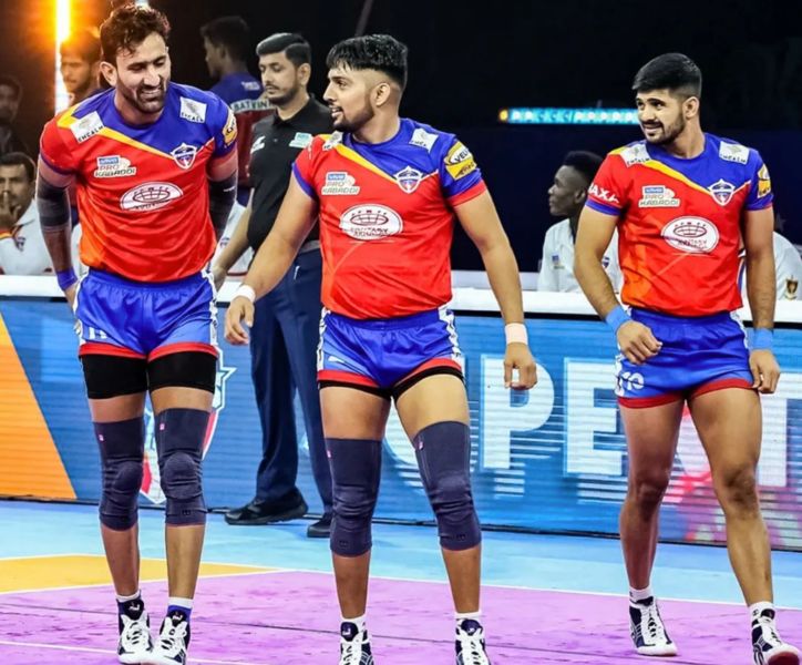Nitesh Kumar (centre) during a match in season 9 of the Pro Kabaddi League (2022)