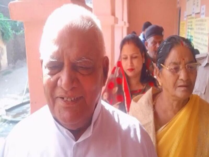 Shakuni Choudhary with his wife Parvati Devi (extreme right)