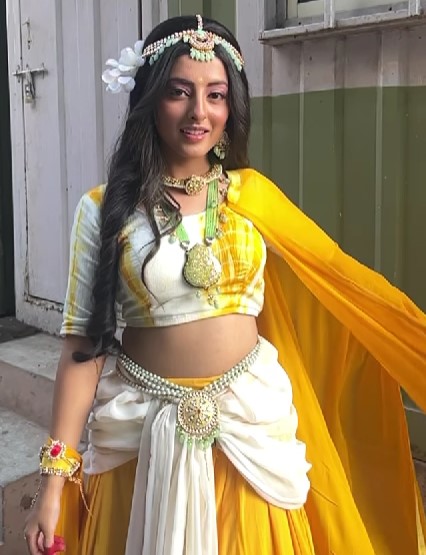 Sheersha Tiwari posing on the sets of the telvision serial 'Shrimad Ramayan' (2024)